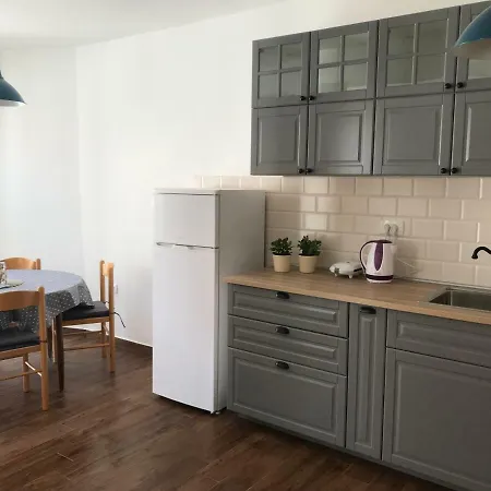 Hugo Apartment *