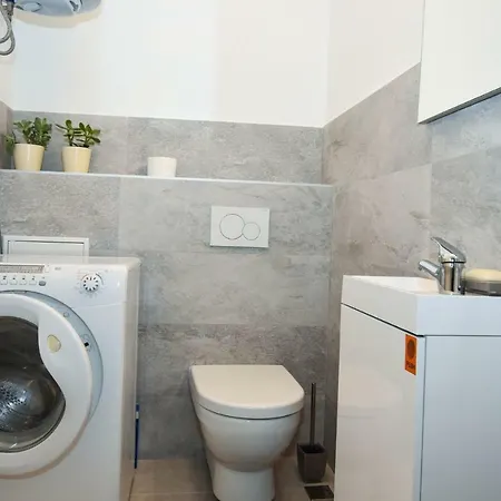 Hugo Apartment